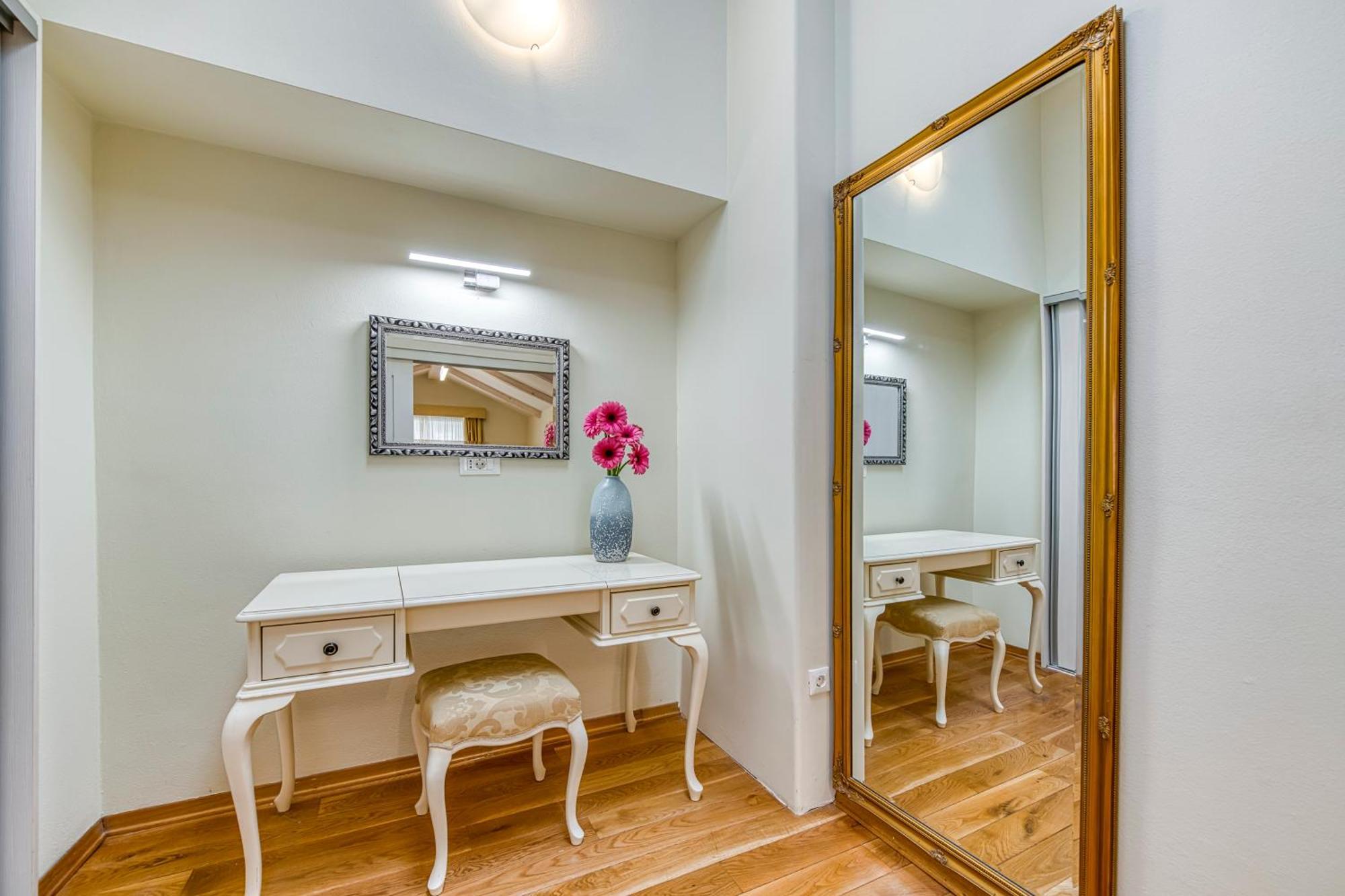 Apartment Palmotta Palace