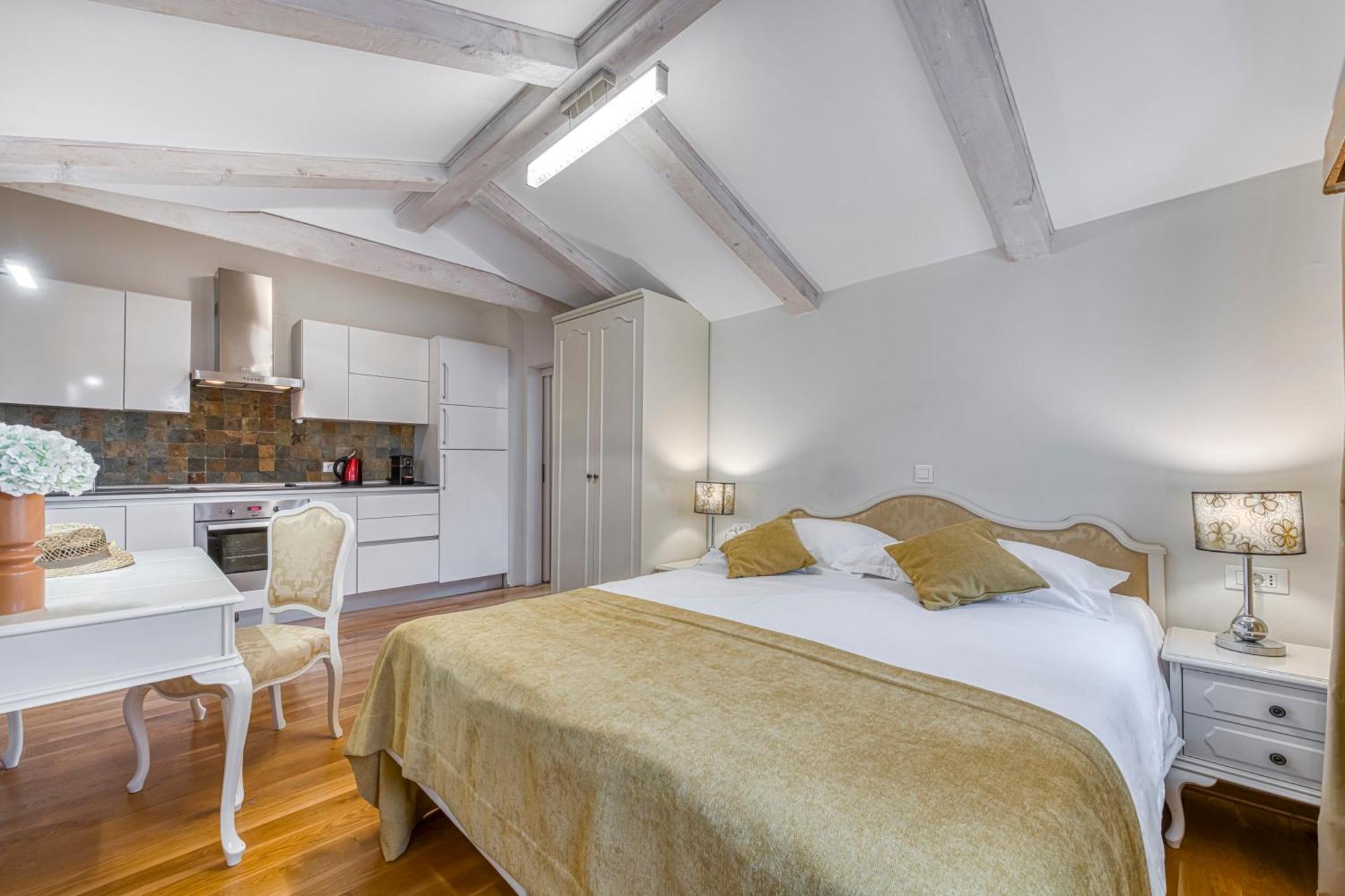 Palmotta Palace Apartment
