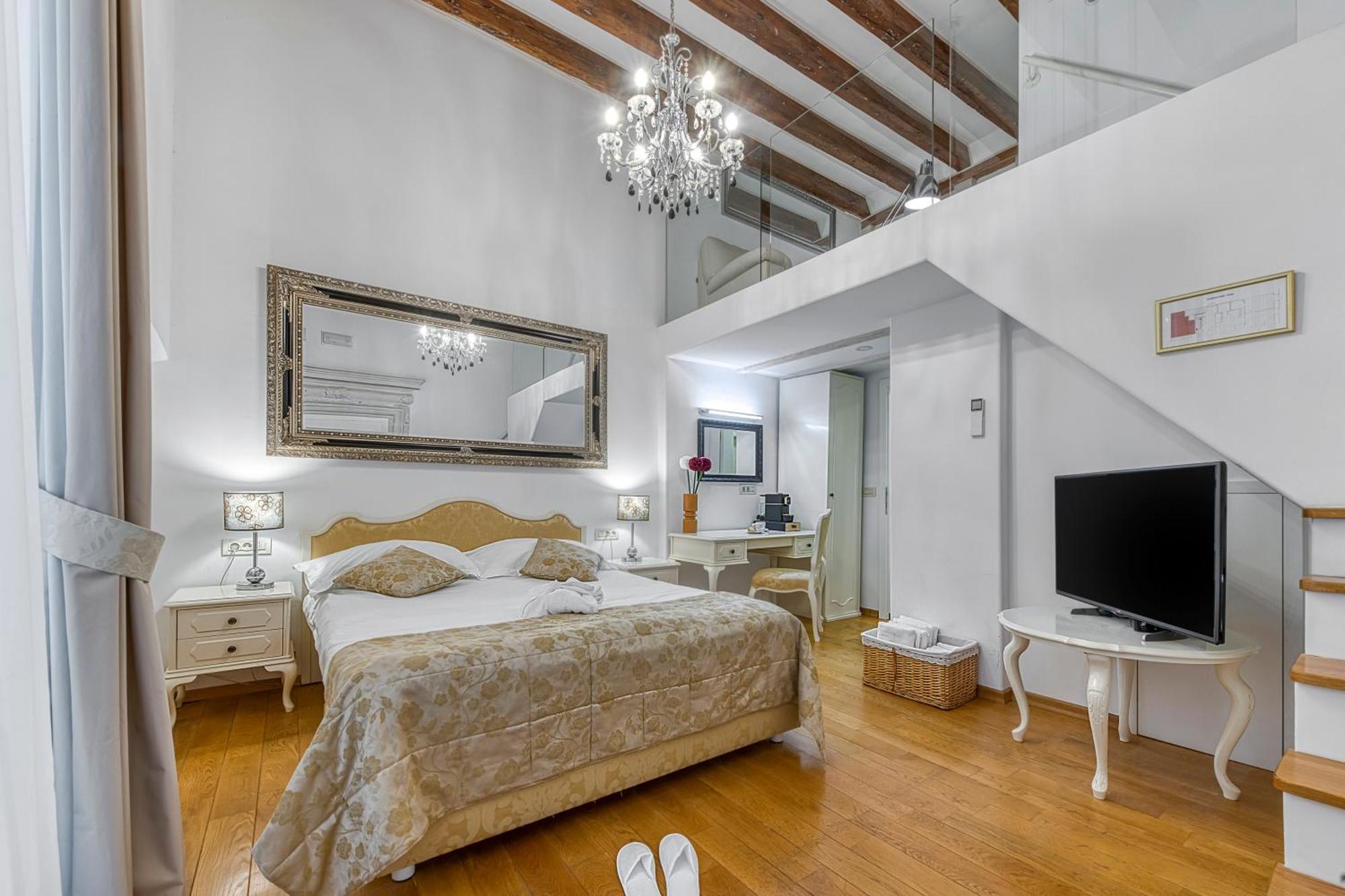 Palmotta Palace Apartment *