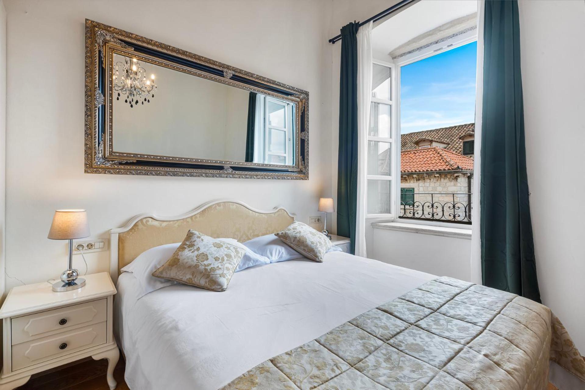 Apartment Palmotta Palace