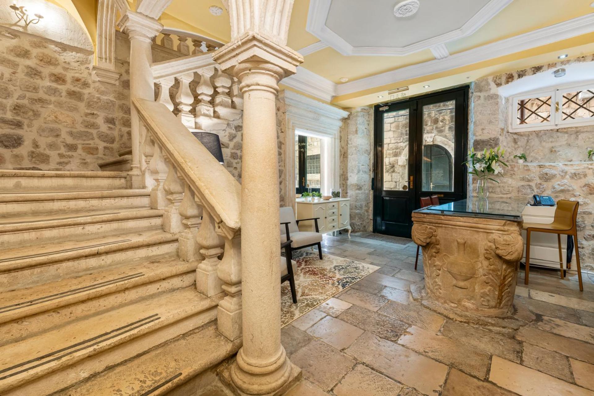 Apartment Palmotta Palace *
