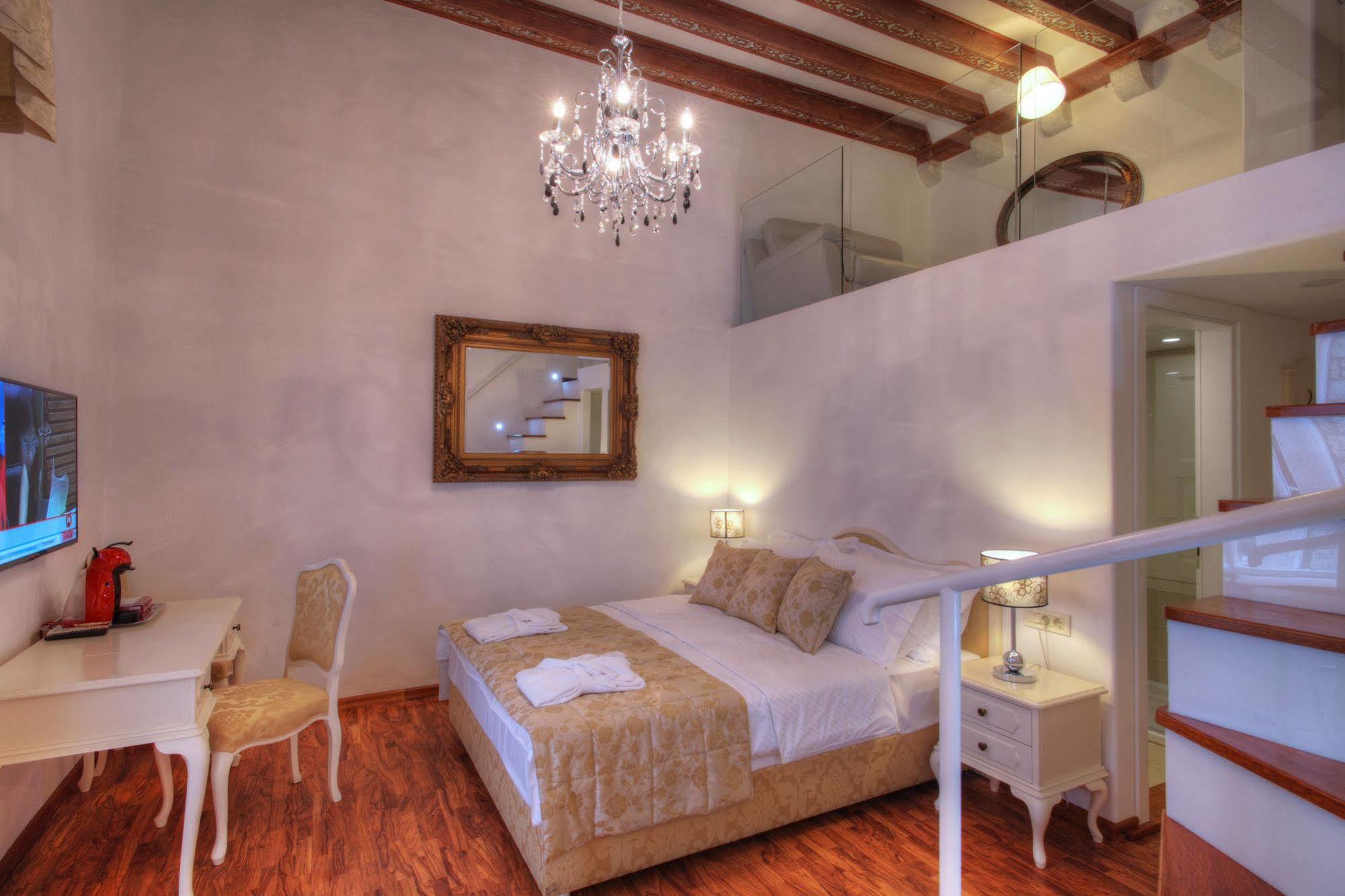 Apartment Palmotta Palace