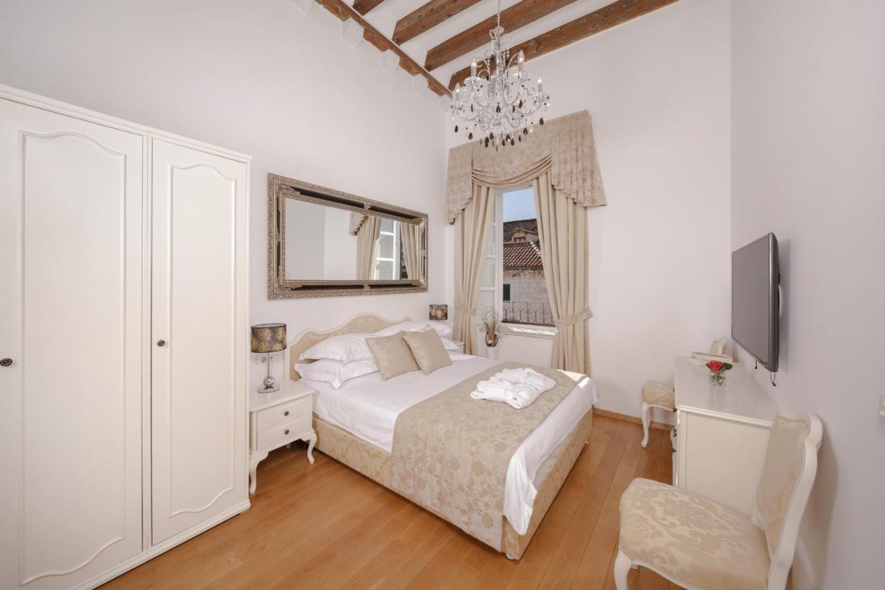 Apartment Palmotta Palace